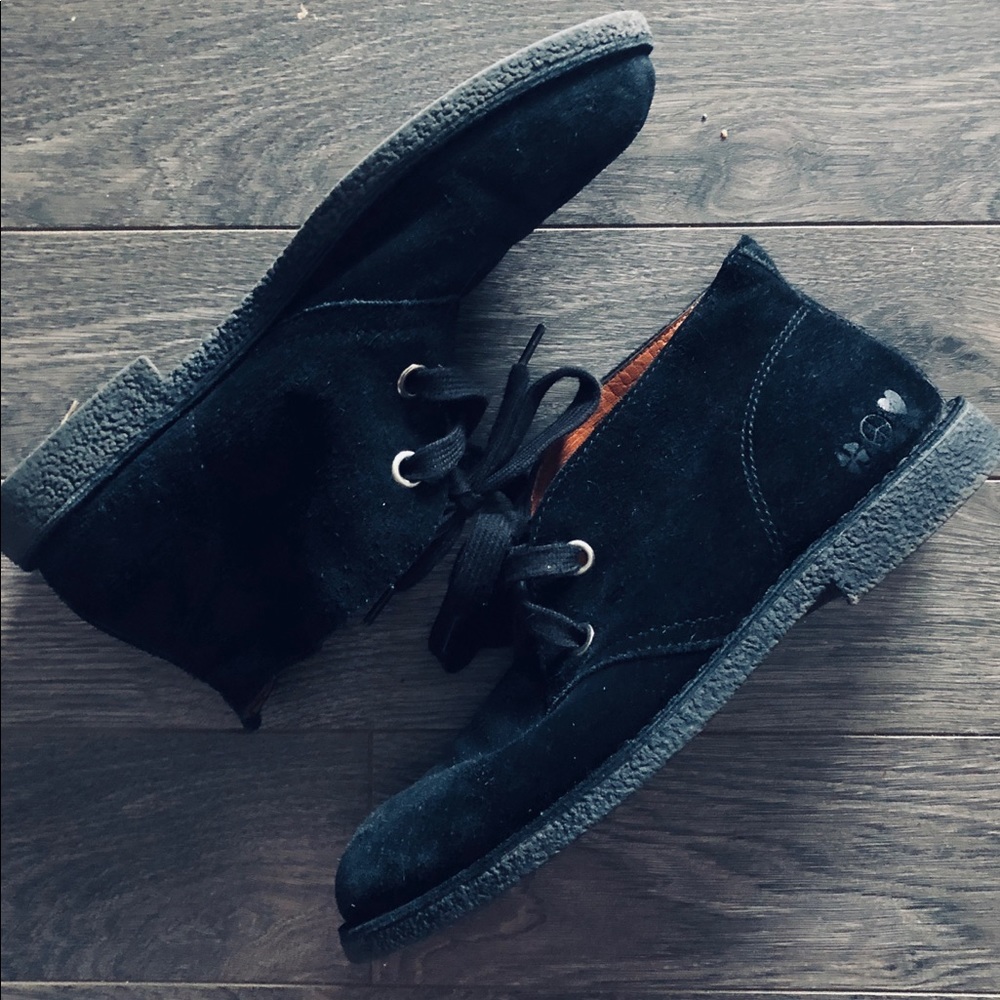 ⭐️SALE⭐️Lucky Brand Desert Ankle Boots size 7